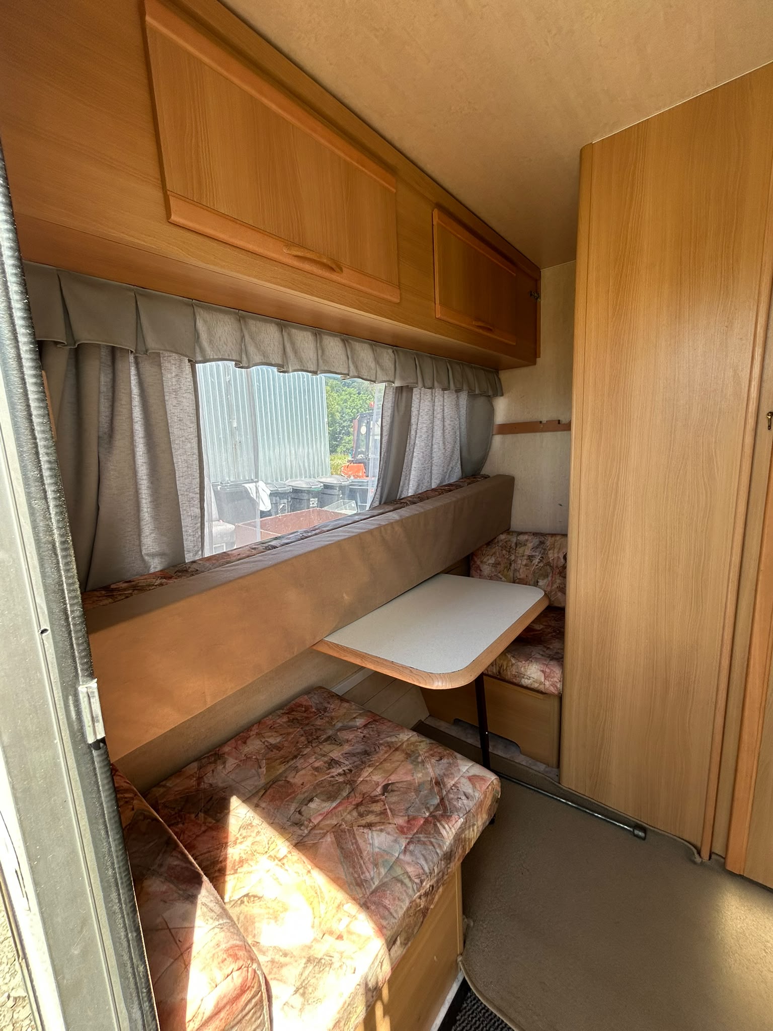 Adria Unica 360, zarejstrowana, 900dmc, przedsionek