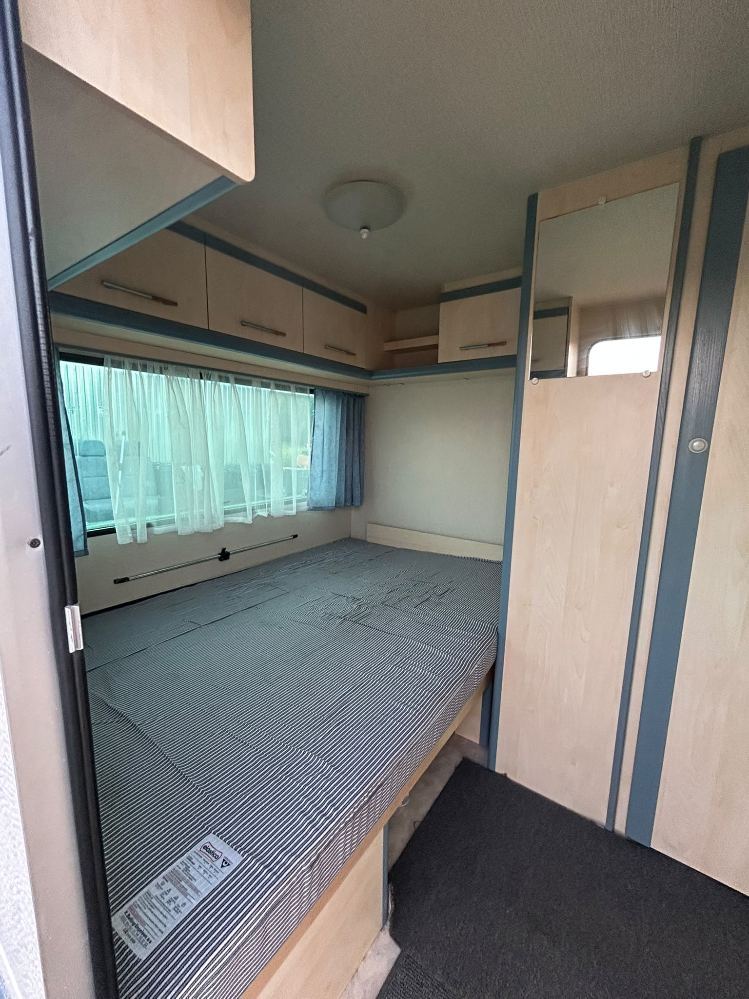 Adria Unica 430 DD, 900DMC