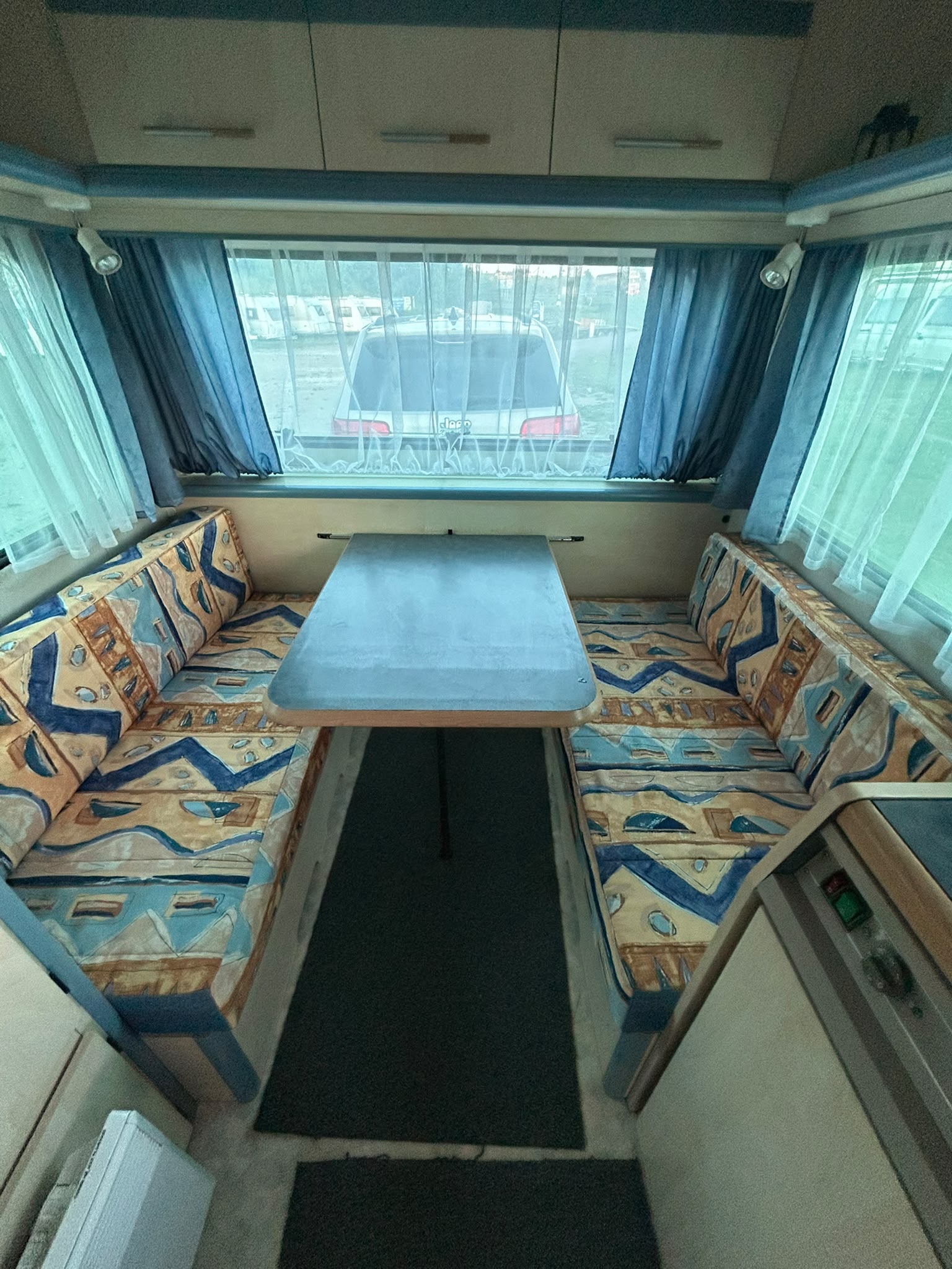 Adria Unica 430 DD, 900DMC