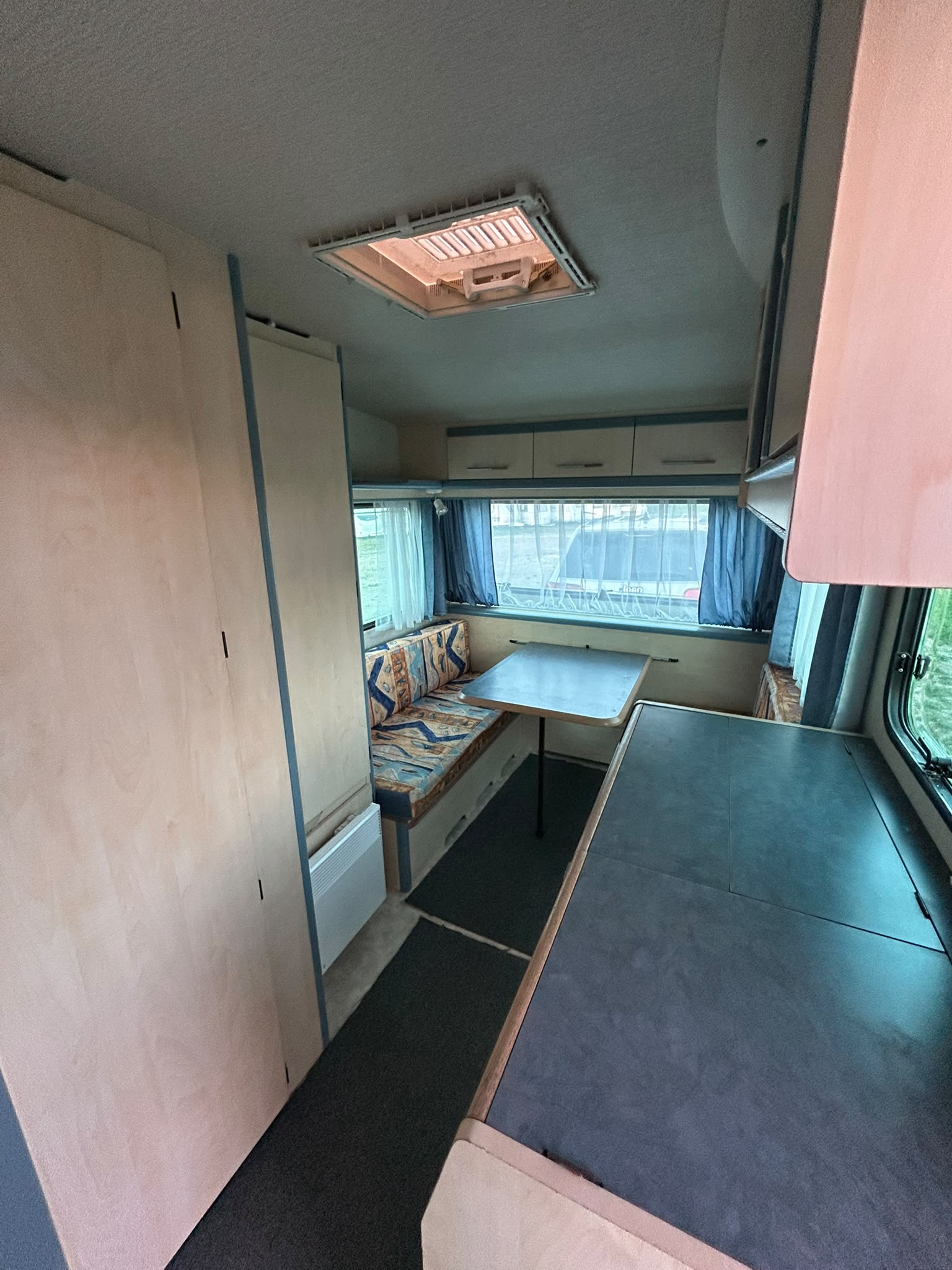 Adria Unica 430 DD, 900DMC
